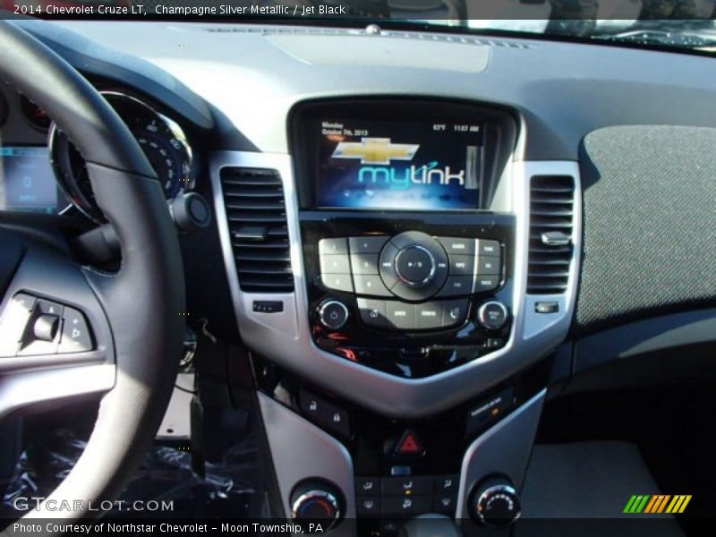 Champagne Silver Metallic / Jet Black 2014 Chevrolet Cruze LT