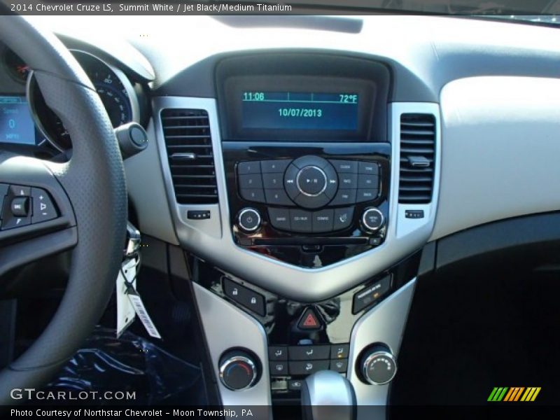 Summit White / Jet Black/Medium Titanium 2014 Chevrolet Cruze LS