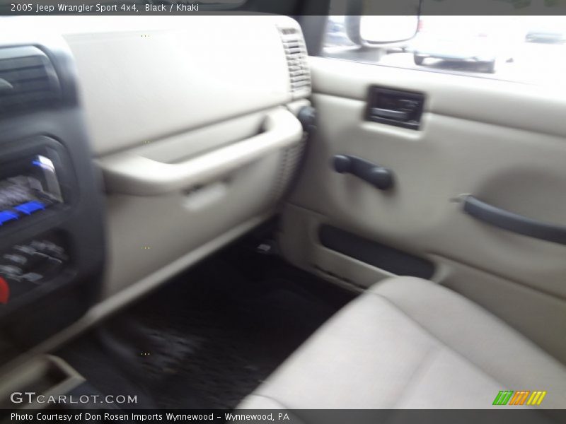 Black / Khaki 2005 Jeep Wrangler Sport 4x4