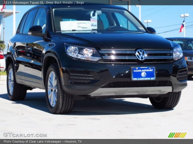 Deep Black Metallic / Beige 2014 Volkswagen Tiguan SE