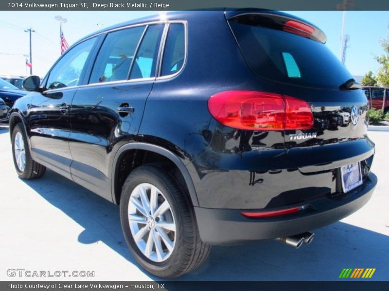 Deep Black Metallic / Beige 2014 Volkswagen Tiguan SE