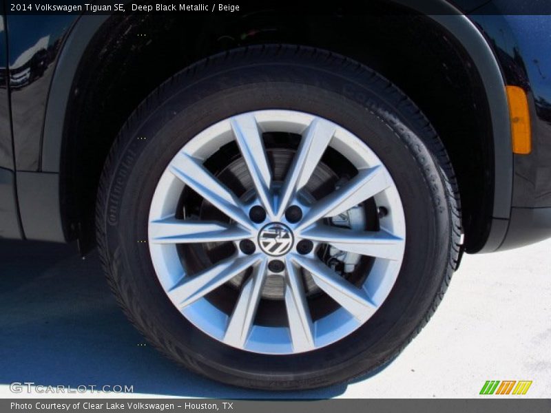 Deep Black Metallic / Beige 2014 Volkswagen Tiguan SE