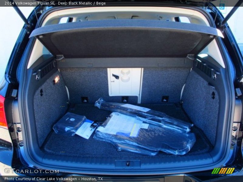 Deep Black Metallic / Beige 2014 Volkswagen Tiguan SE