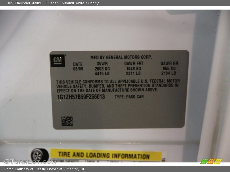 Summit White / Ebony 2009 Chevrolet Malibu LT Sedan