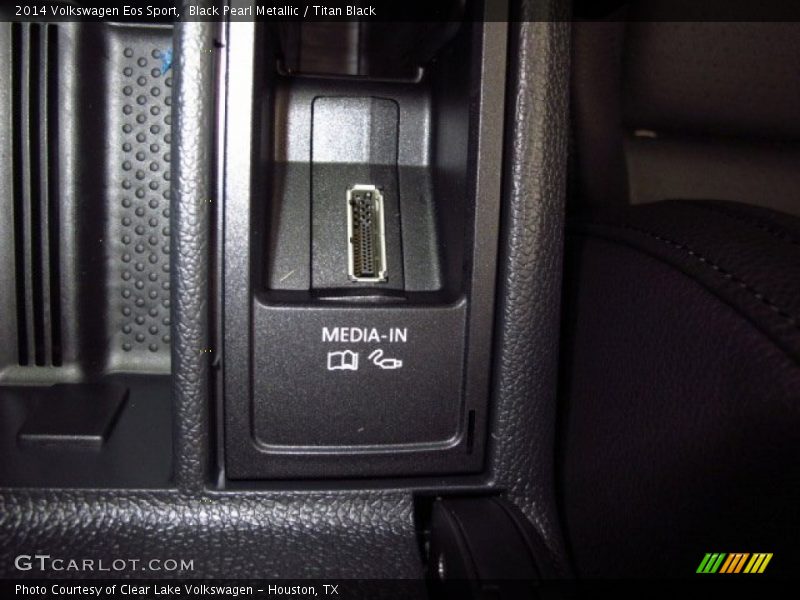 Black Pearl Metallic / Titan Black 2014 Volkswagen Eos Sport
