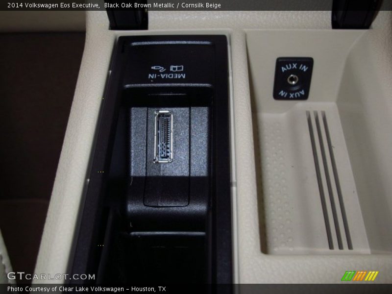 Black Oak Brown Metallic / Cornsilk Beige 2014 Volkswagen Eos Executive