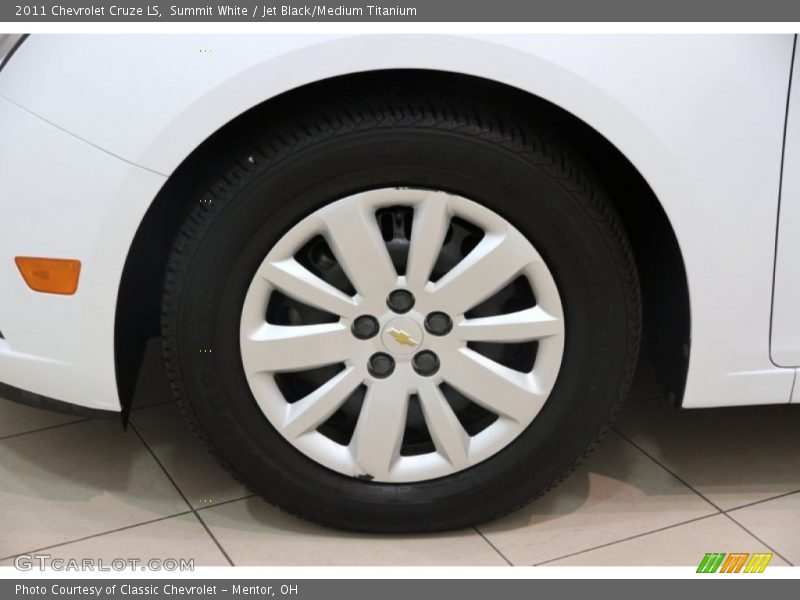 Summit White / Jet Black/Medium Titanium 2011 Chevrolet Cruze LS