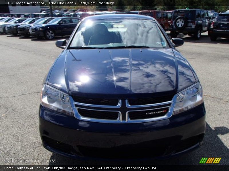 True Blue Pearl / Black/Light Frost Beige 2014 Dodge Avenger SE