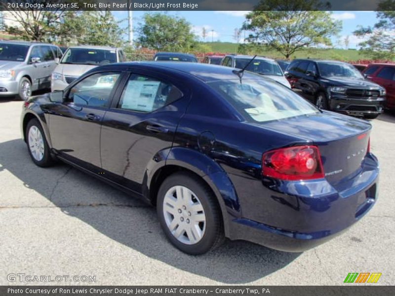 True Blue Pearl / Black/Light Frost Beige 2014 Dodge Avenger SE