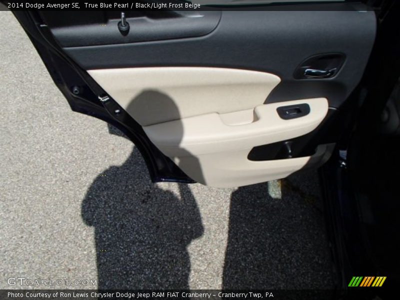 True Blue Pearl / Black/Light Frost Beige 2014 Dodge Avenger SE