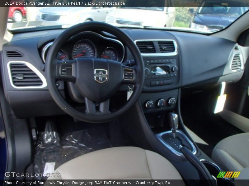 True Blue Pearl / Black/Light Frost Beige 2014 Dodge Avenger SE