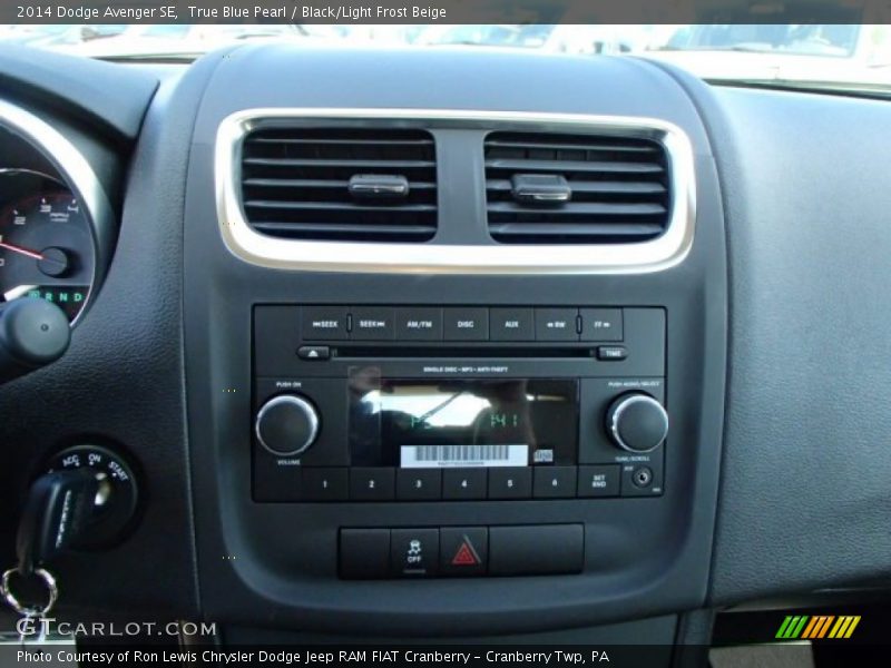 True Blue Pearl / Black/Light Frost Beige 2014 Dodge Avenger SE