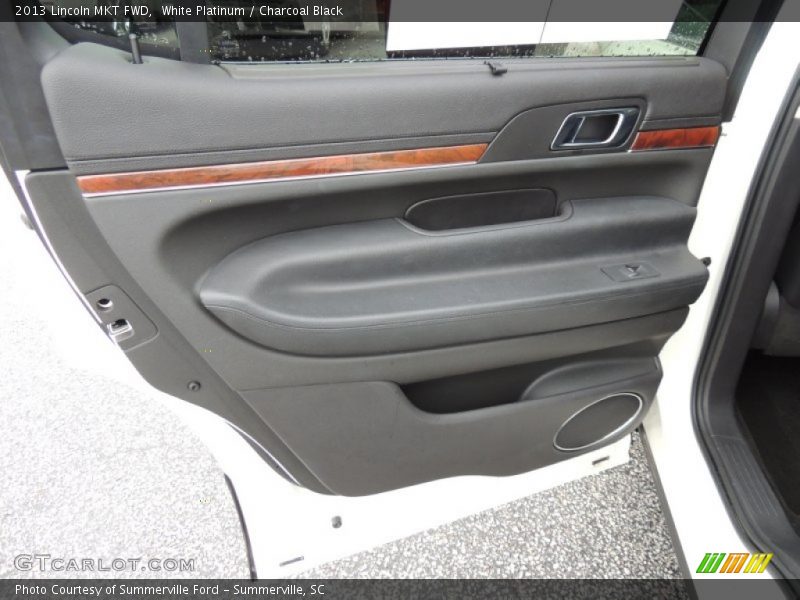 White Platinum / Charcoal Black 2013 Lincoln MKT FWD