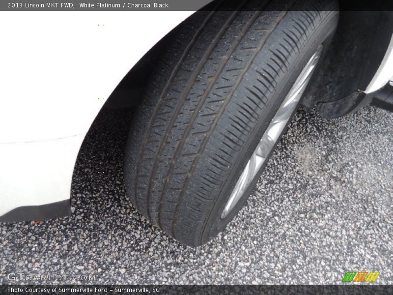 White Platinum / Charcoal Black 2013 Lincoln MKT FWD