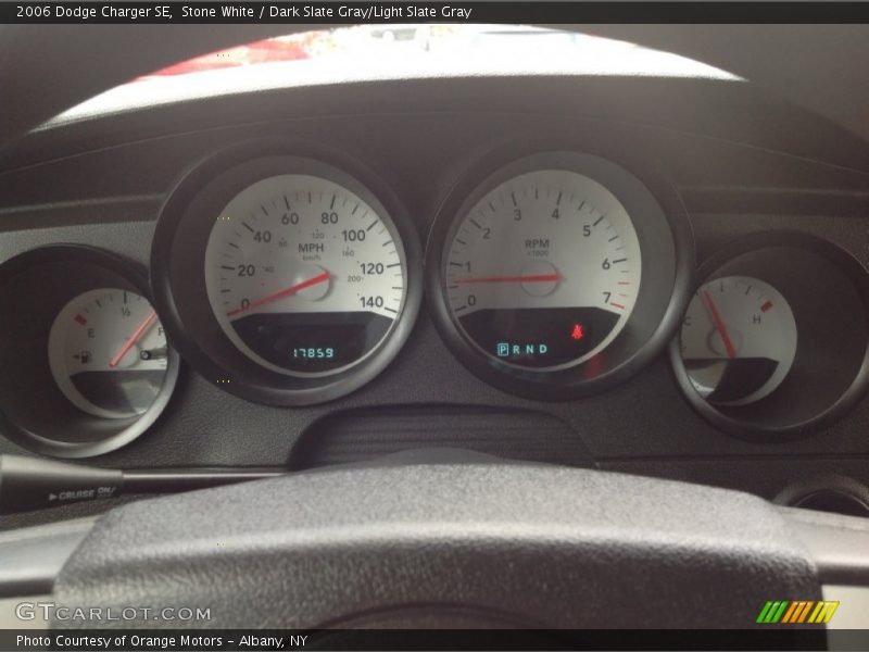 Stone White / Dark Slate Gray/Light Slate Gray 2006 Dodge Charger SE