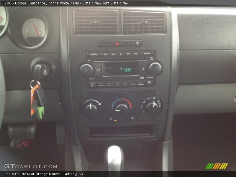 Stone White / Dark Slate Gray/Light Slate Gray 2006 Dodge Charger SE