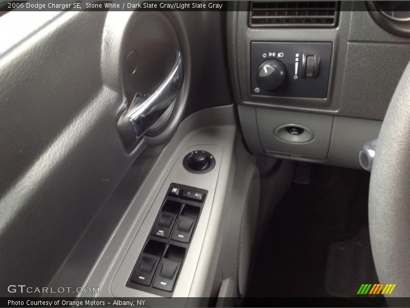 Stone White / Dark Slate Gray/Light Slate Gray 2006 Dodge Charger SE