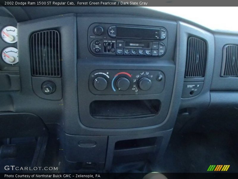 Forest Green Pearlcoat / Dark Slate Gray 2002 Dodge Ram 1500 ST Regular Cab
