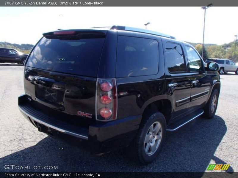 Onyx Black / Ebony Black 2007 GMC Yukon Denali AWD