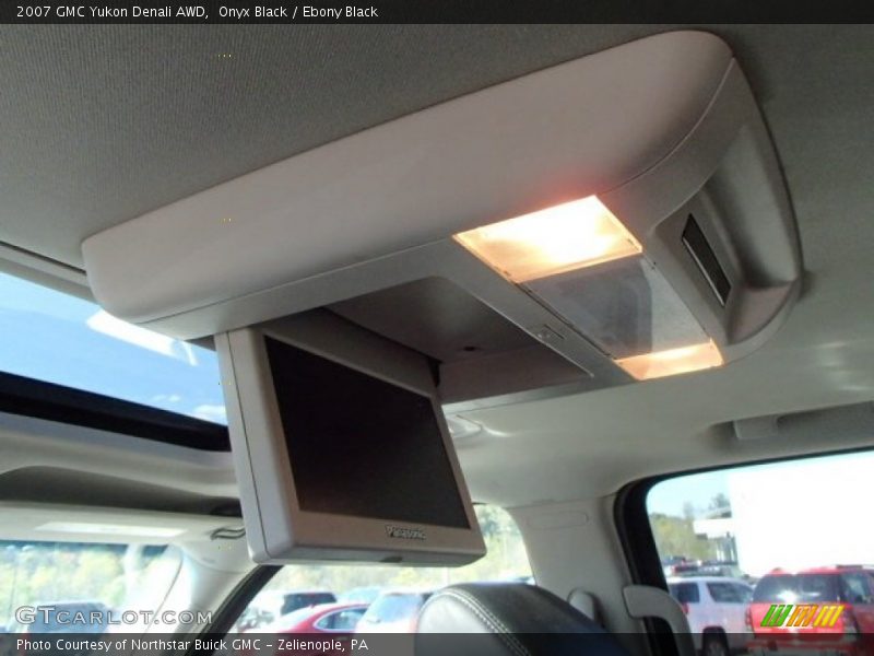 Onyx Black / Ebony Black 2007 GMC Yukon Denali AWD