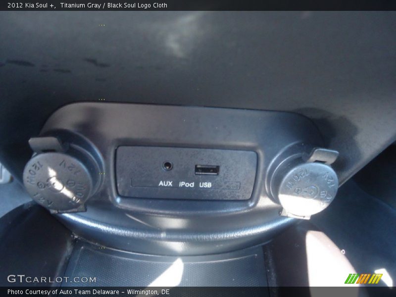 Titanium Gray / Black Soul Logo Cloth 2012 Kia Soul +