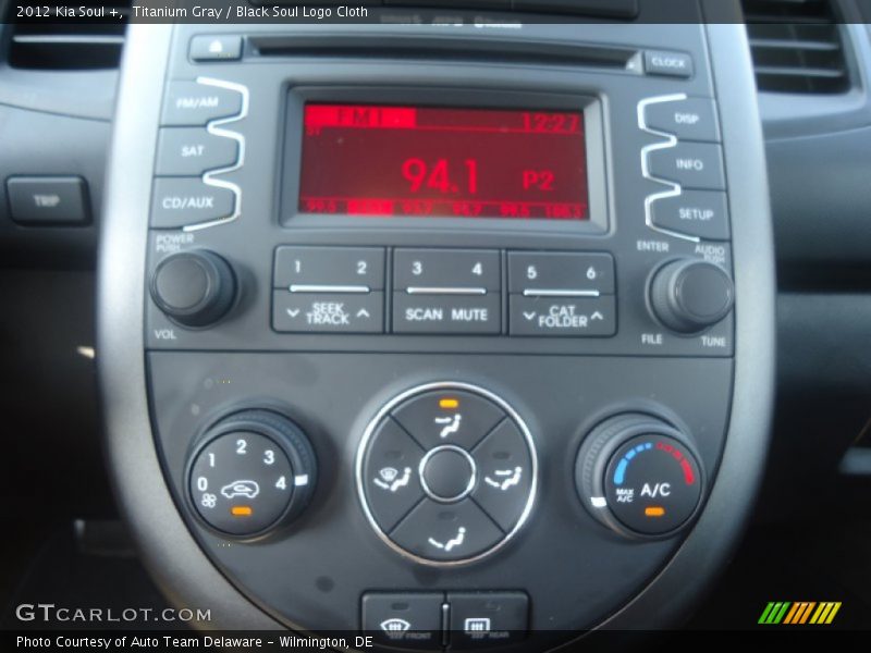 Titanium Gray / Black Soul Logo Cloth 2012 Kia Soul +