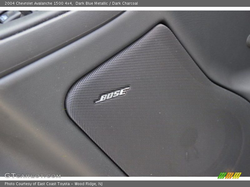 Dark Blue Metallic / Dark Charcoal 2004 Chevrolet Avalanche 1500 4x4