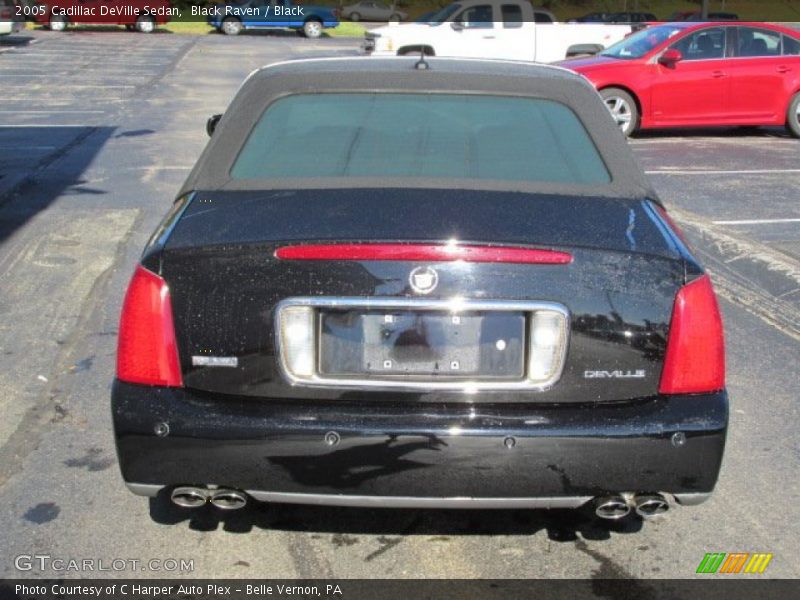 Black Raven / Black 2005 Cadillac DeVille Sedan