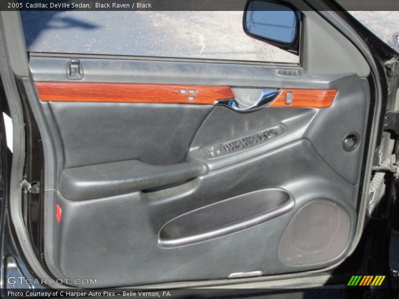 Black Raven / Black 2005 Cadillac DeVille Sedan