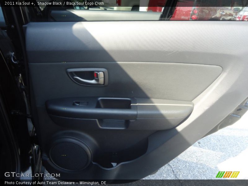Shadow Black / Black Soul Logo Cloth 2011 Kia Soul +