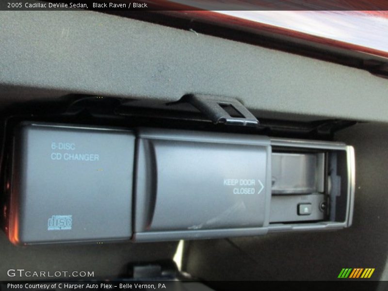 Black Raven / Black 2005 Cadillac DeVille Sedan