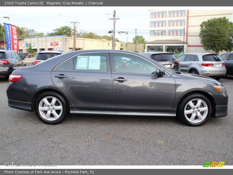 Magnetic Gray Metallic / Charcoal 2009 Toyota Camry SE
