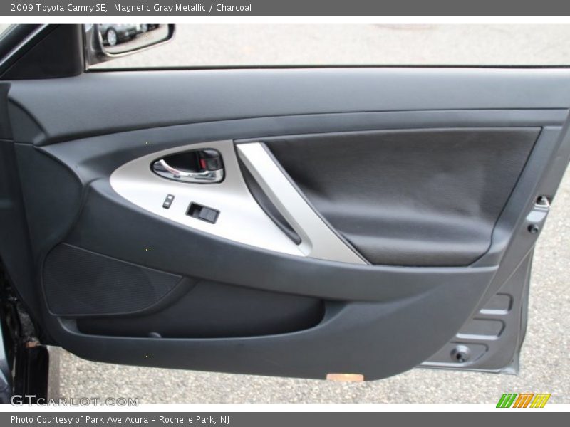 Magnetic Gray Metallic / Charcoal 2009 Toyota Camry SE