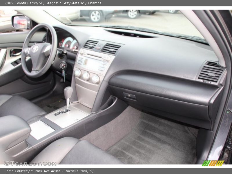 Magnetic Gray Metallic / Charcoal 2009 Toyota Camry SE