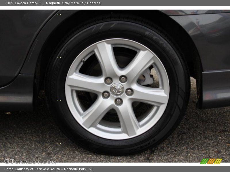 Magnetic Gray Metallic / Charcoal 2009 Toyota Camry SE