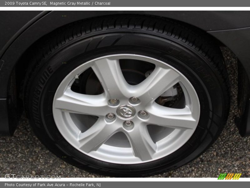 Magnetic Gray Metallic / Charcoal 2009 Toyota Camry SE
