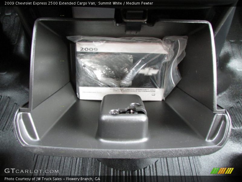 Summit White / Medium Pewter 2009 Chevrolet Express 2500 Extended Cargo Van
