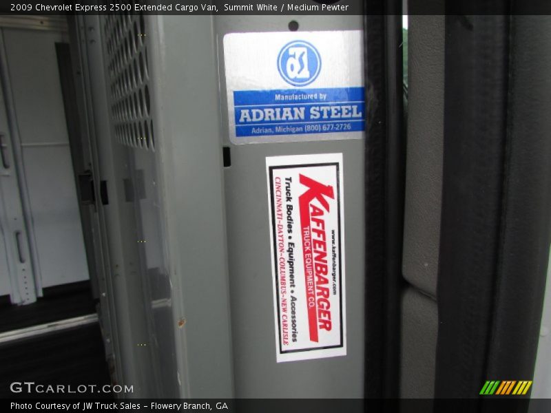 Summit White / Medium Pewter 2009 Chevrolet Express 2500 Extended Cargo Van