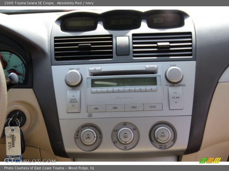 Controls of 2006 Solara SE Coupe