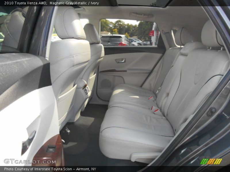 Magnetic Gray Metallic / Ivory 2010 Toyota Venza AWD