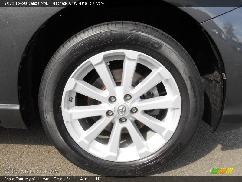 Magnetic Gray Metallic / Ivory 2010 Toyota Venza AWD