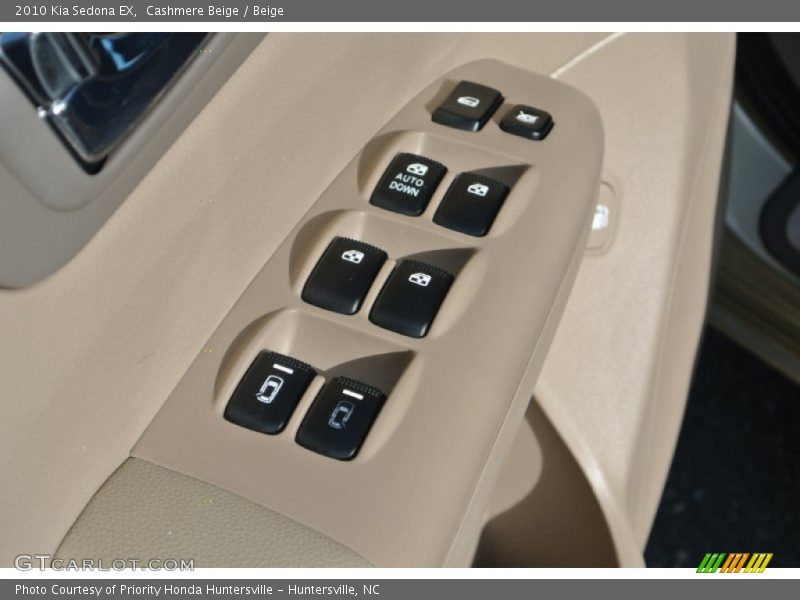 Cashmere Beige / Beige 2010 Kia Sedona EX