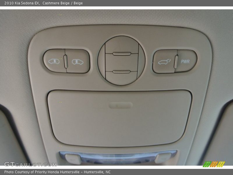 Cashmere Beige / Beige 2010 Kia Sedona EX