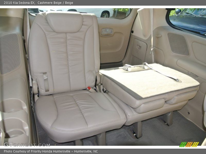 Cashmere Beige / Beige 2010 Kia Sedona EX