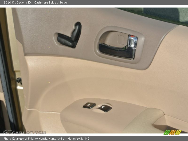 Cashmere Beige / Beige 2010 Kia Sedona EX