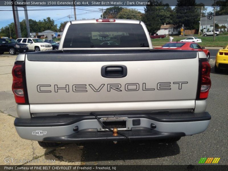 Silver Birch Metallic / Dark Charcoal 2005 Chevrolet Silverado 1500 Extended Cab 4x4