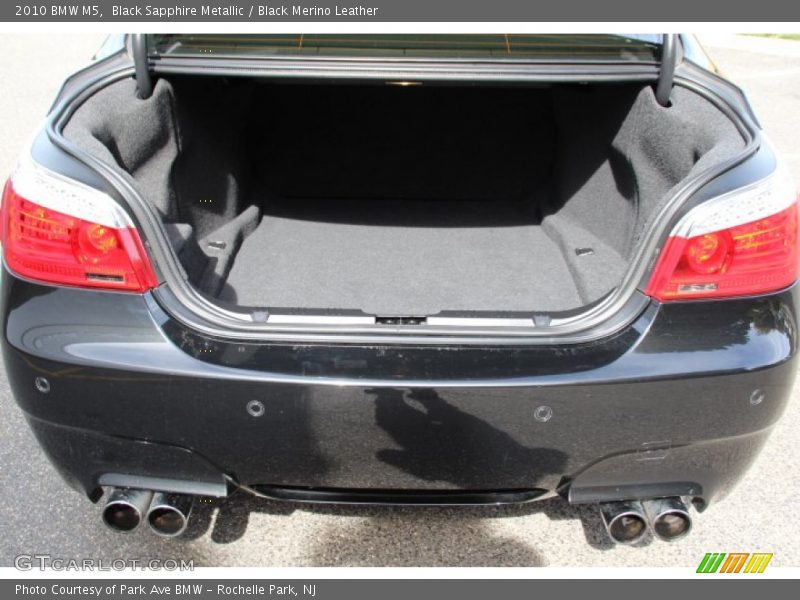 Black Sapphire Metallic / Black Merino Leather 2010 BMW M5
