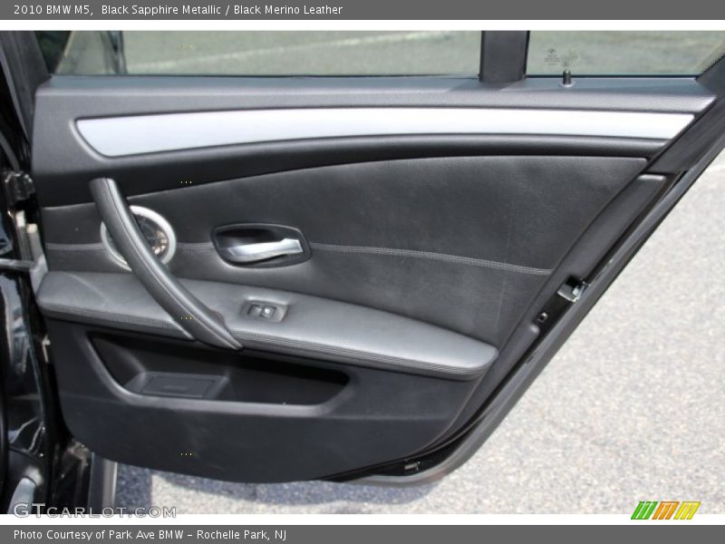 Black Sapphire Metallic / Black Merino Leather 2010 BMW M5