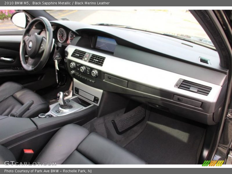Black Sapphire Metallic / Black Merino Leather 2010 BMW M5