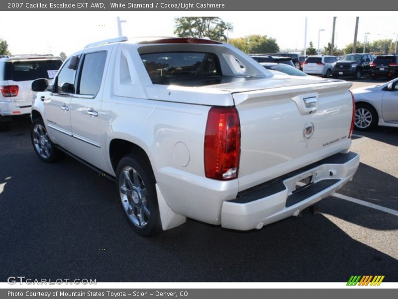 White Diamond / Cocoa/Light Cashmere 2007 Cadillac Escalade EXT AWD